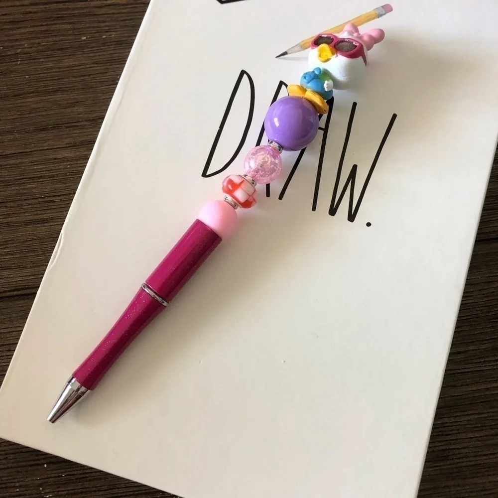Disney Doorables: Mickey & Friends: Daisy Duck summer handmade beaded pen